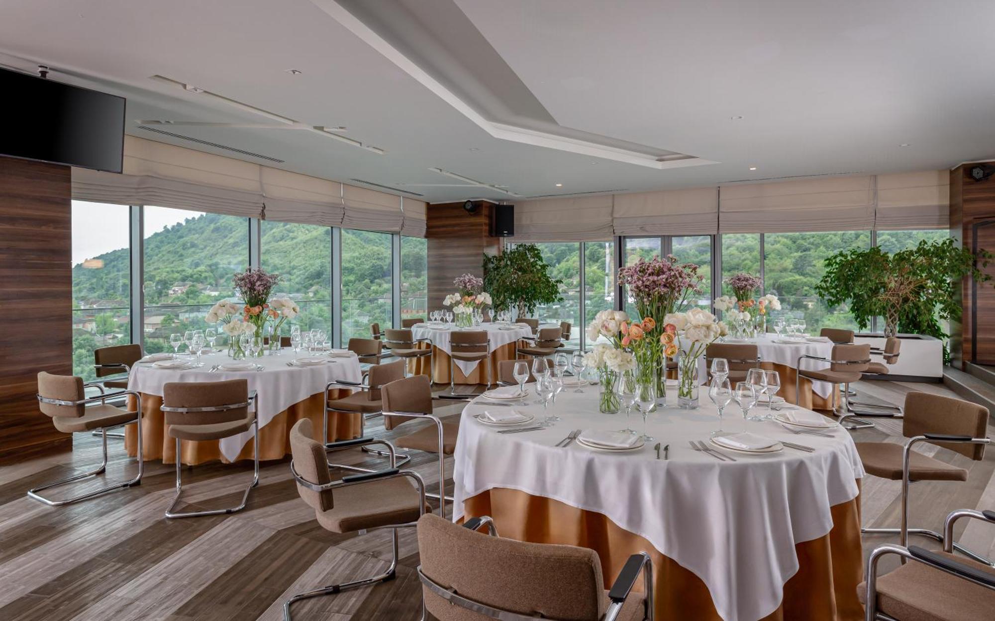 Lankaran Springs Wellness Resort Exterior photo The restaurant